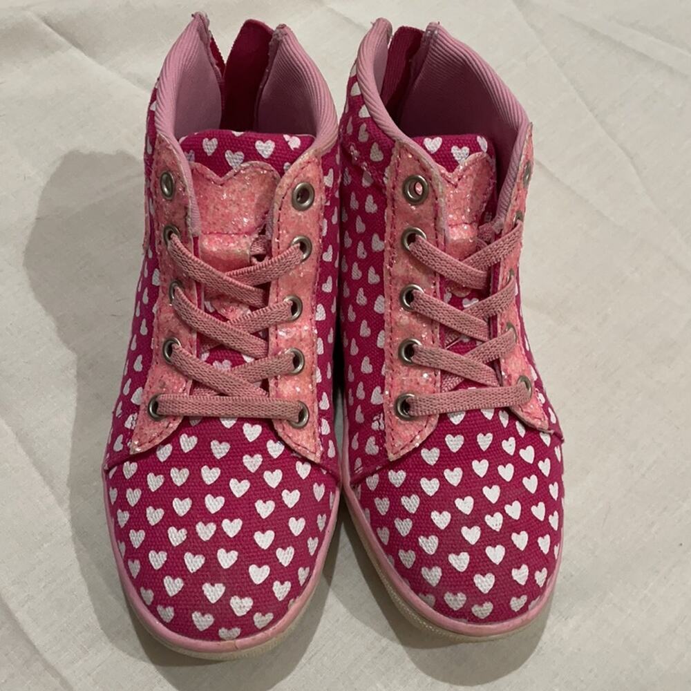 Hatley 11 heart high top tennis shoe euc